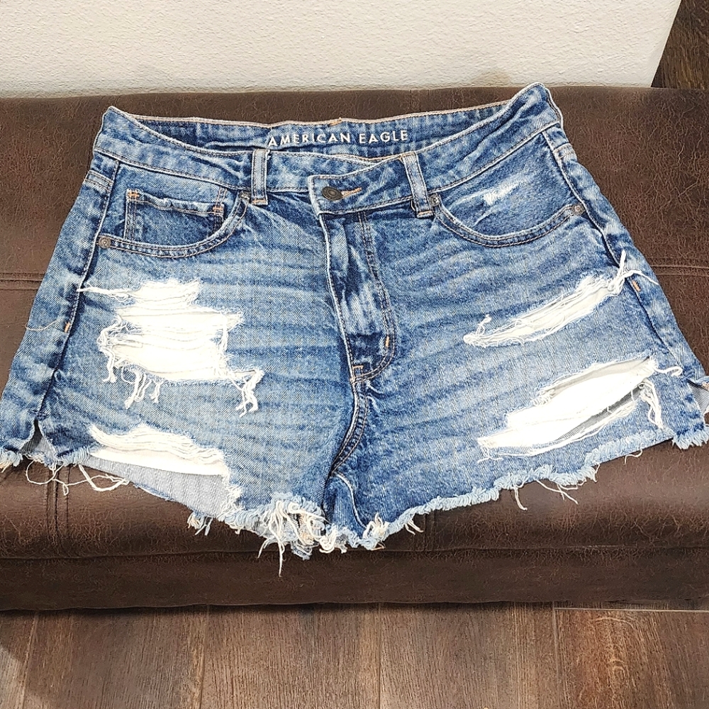 American Eagle Strigid Mom Shorts